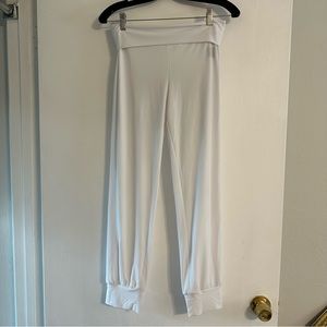 Norma Kamala white joggers